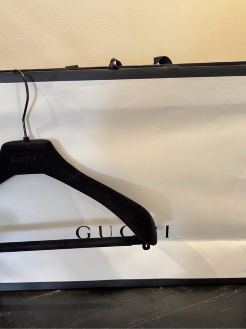 GUCCI Large Shopping Gift Bag Tote & Gucci Black Velvet Hanger